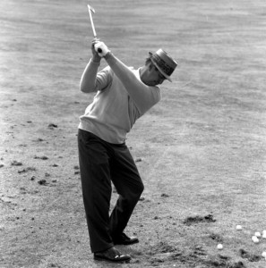 A great image of Sam Snead with his trailing arm bent to his side and creating lag with both hands gripping for control.  [Unfortunately I could not find the Arnold Palmer example.] 